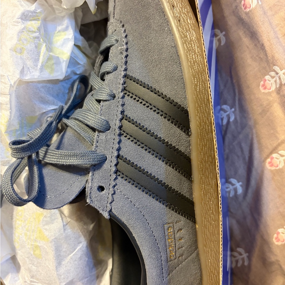 Adidas Men's/Women’s Gray and Black Suede Sneakers